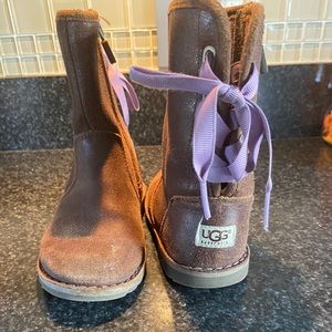 Leather toddler UGG boots
